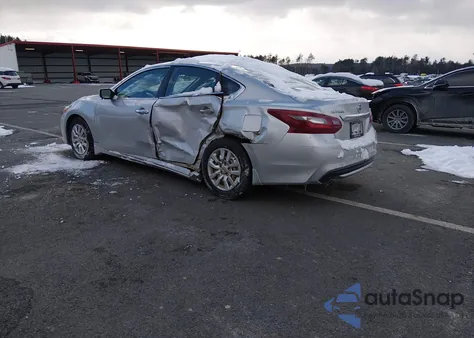 2018 Nissan Altima 2.5 S z USA, uszkodzony, nr VIN 1N4AL3AP4JC470420